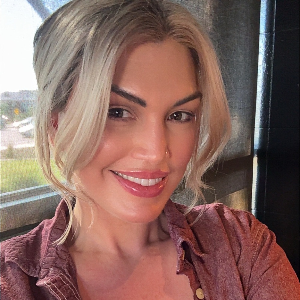 Meet your Posher, Melissa